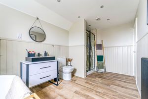 Photo 33- click for photo gallery